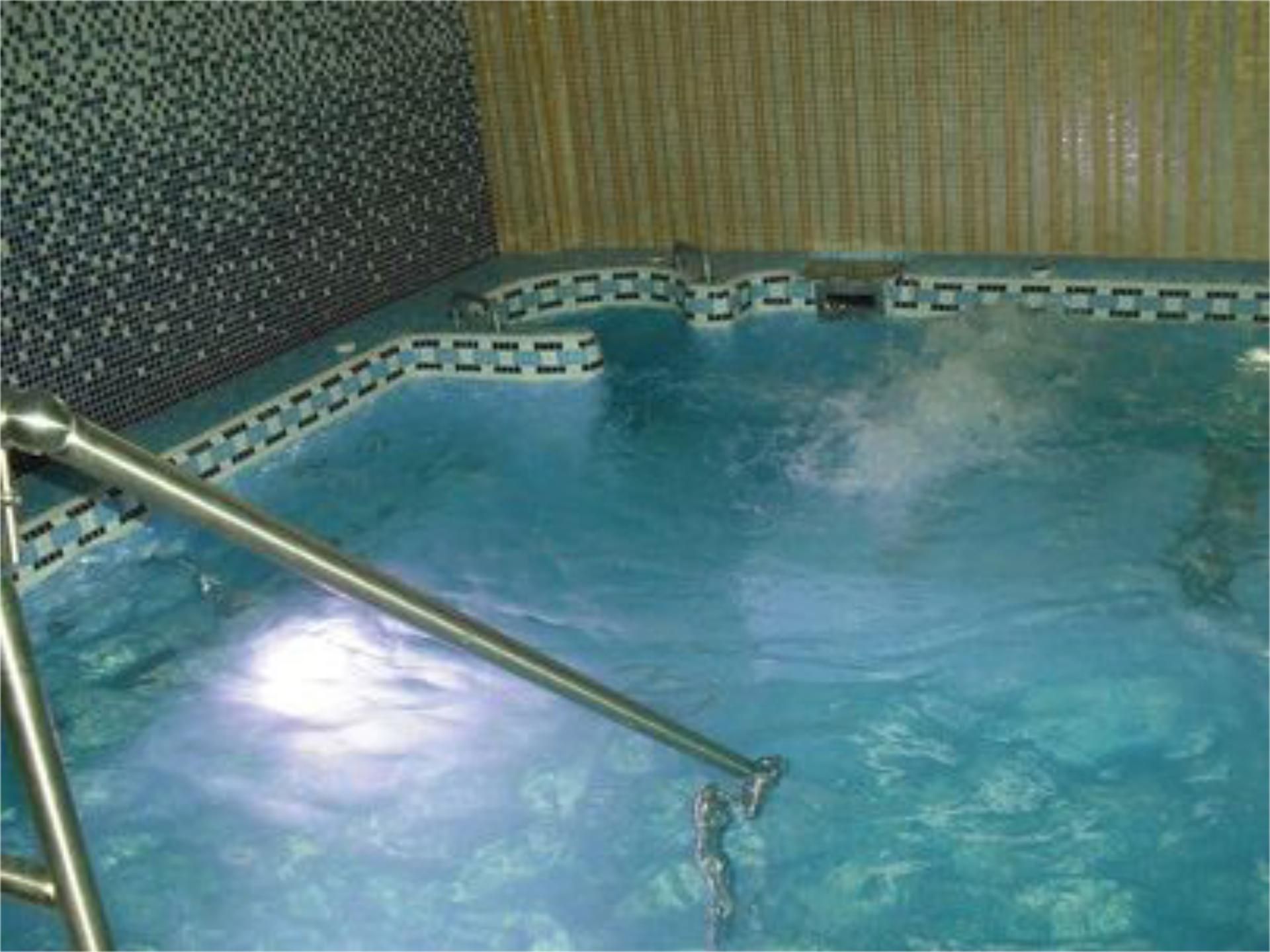 Piscina de Local de lloguer en Sigüenza amb Aire condicionat i Calefacció