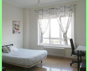 Flat to share in Calle de Juan XXIII, 1, Barrio del Ave