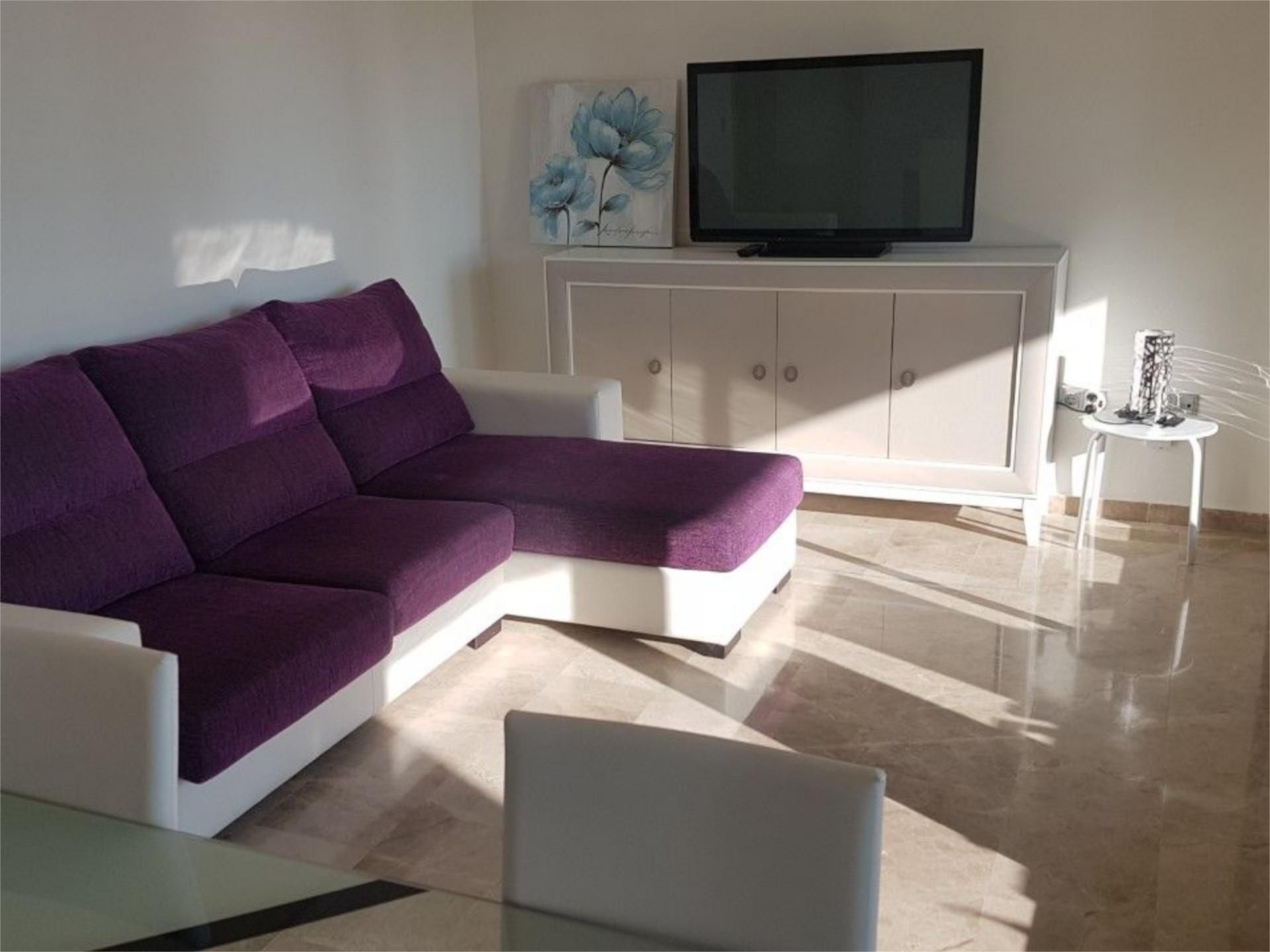 Wohnung zur Miete in Vía Calles Desconocidas, 3, Via Parque Wohnzimmer von Wohnung zur Miete in Benidorm mit Klimaanlage, Heizung und Terrasse