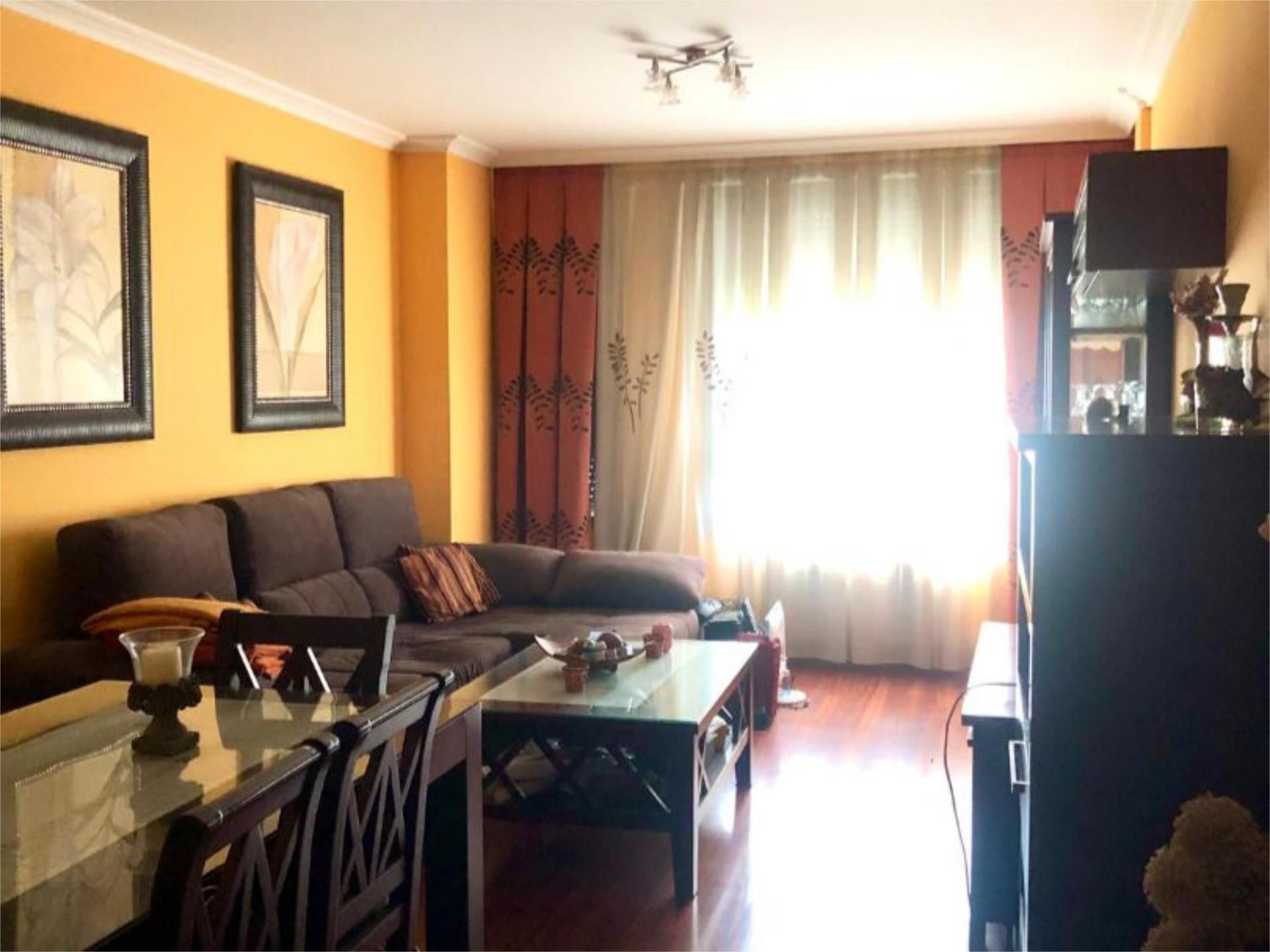 Sala d'estar de Pis en venda en Atxondo amb Balcó