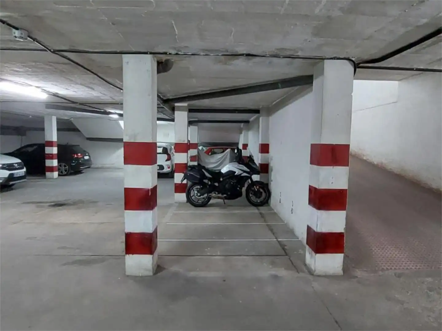 Garaje de alquiler en Calle Cervantes, 11, Barrio del Centro Garaje de alquiler en Calle Cervantes, 11, Barrio del Centro