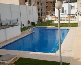 Piscina de Pis de lloguer en Roquetas de Mar amb Terrassa i Piscina