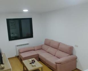 Sala d'estar de Pis de lloguer en Peñaranda de Bracamonte amb Balcó