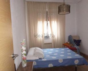 Bedroom of Flat to share in  Logroño