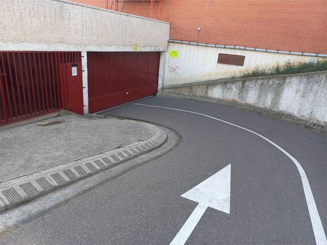 Garaje en Venta en Calle de Silveria Fañanás, 5 en La Almozara