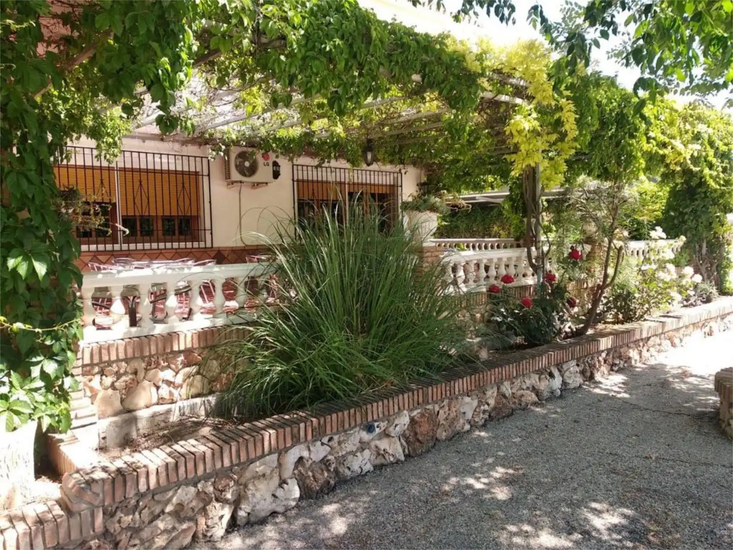 Jardí de Local en venda en Píñar amb Aire condicionat i Calefacció