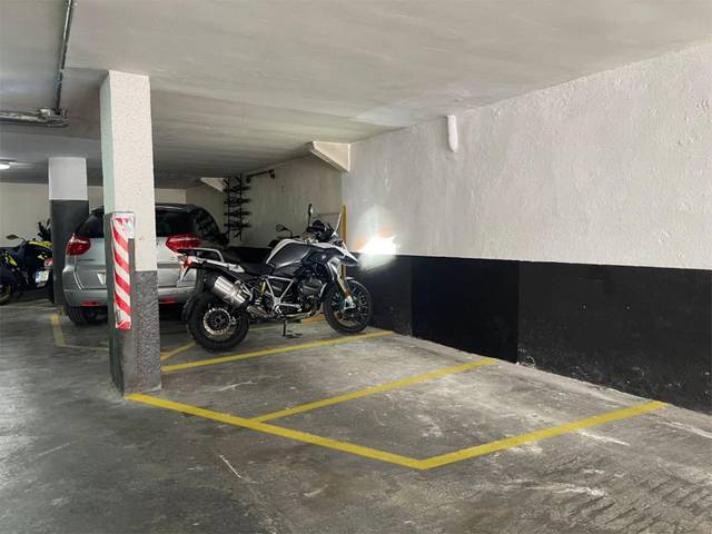 Garaje en Alquiler en Calle de Francisco Huesca, 5 en Ventas