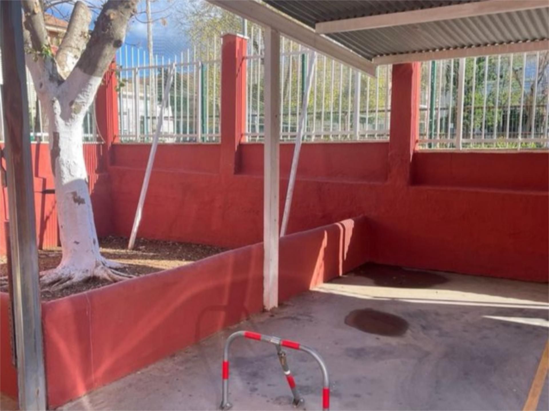 Exterior view of Garage for sale in  Sevilla Capital