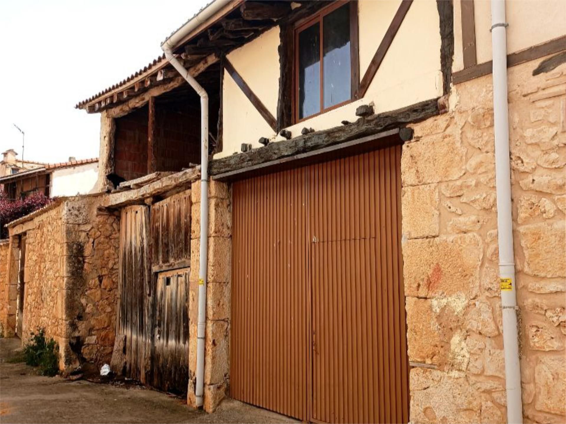 Vista exterior de Pis en venda en Castillejo de Robledo amb Calefacció, Jardí privat i Terrassa