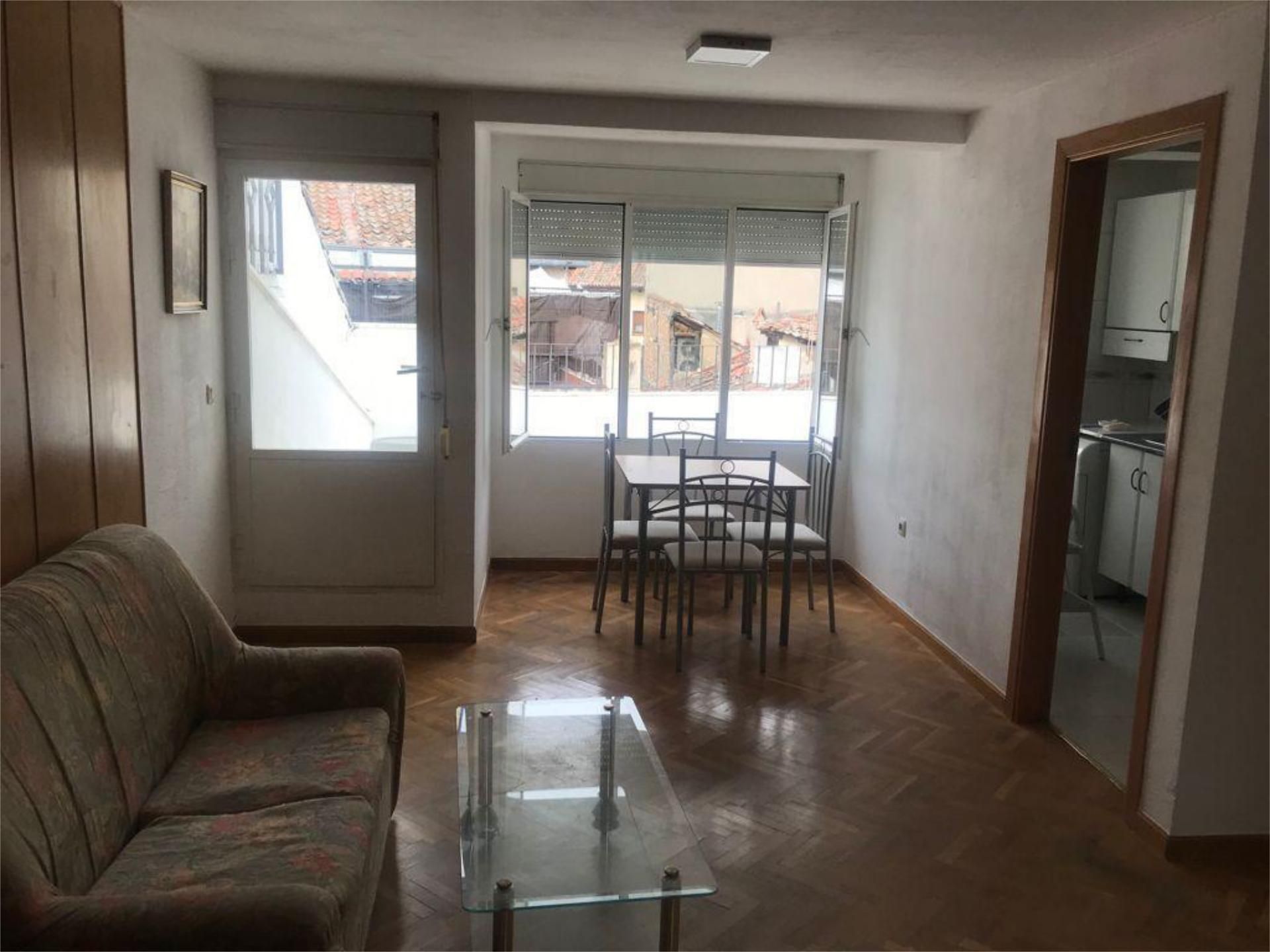 Sala d'estar de Pis de lloguer en Segovia Capital amb Calefacció, Moblat i Forn