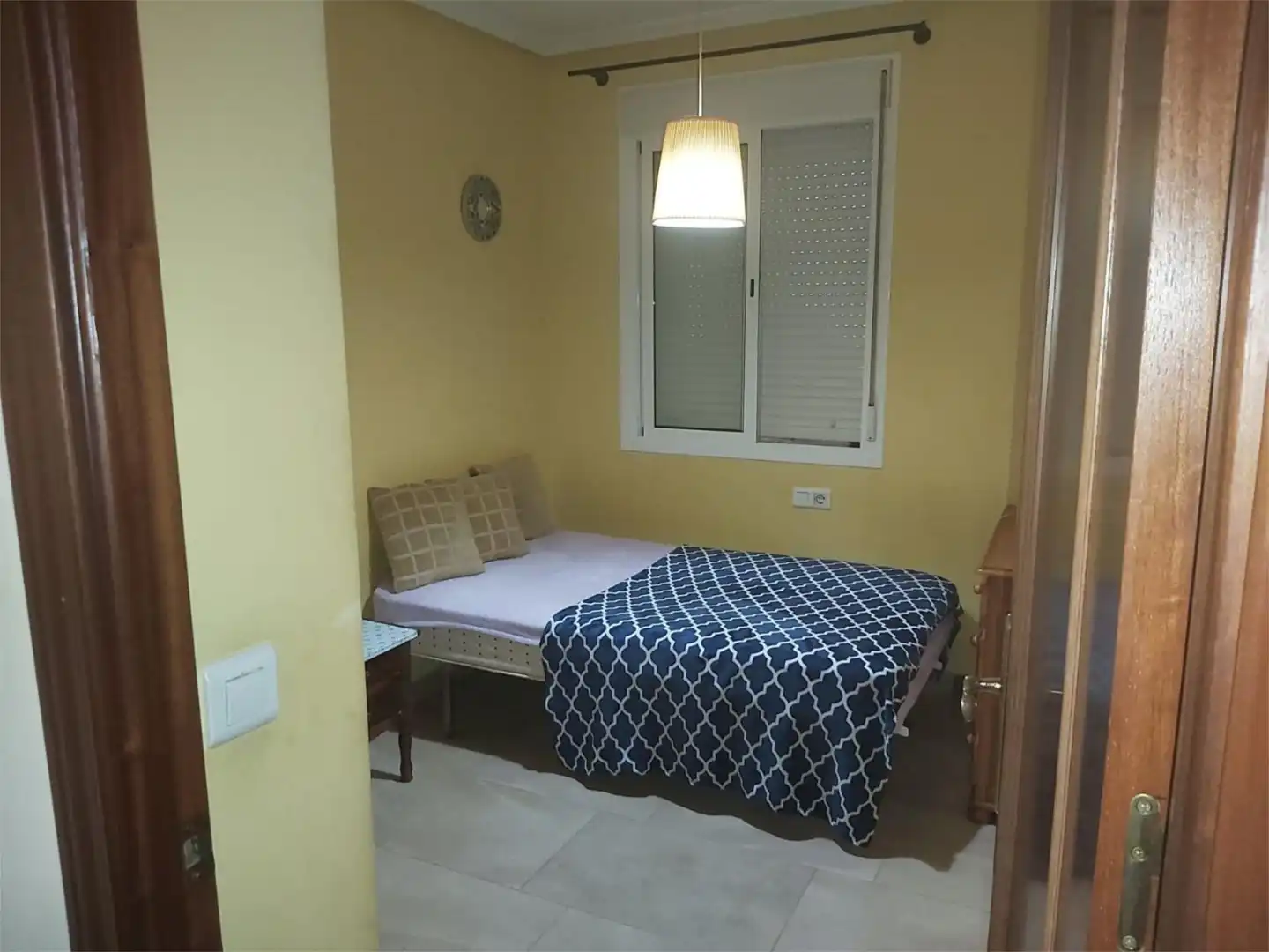 Habitació a Calle Bonares, 5, Isla Chica Dormitori de Pis per a compartir en Huelva amb Calefacció i Moblat
