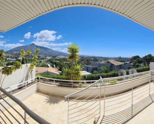 Vista exterior de Apartament de lloguer en Marbella amb Aire condicionat, Terrassa i Piscina