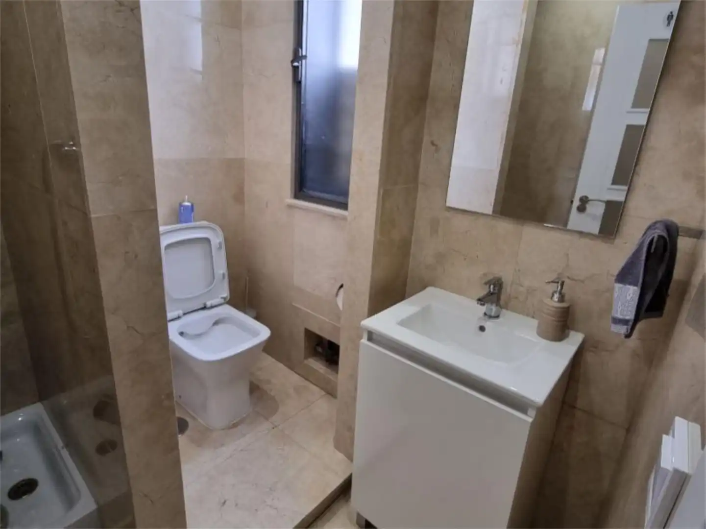 Oficina de alquiler en Calle Rafael López Pando, 4, Lucero Baño de Oficina de alquiler en Madrid