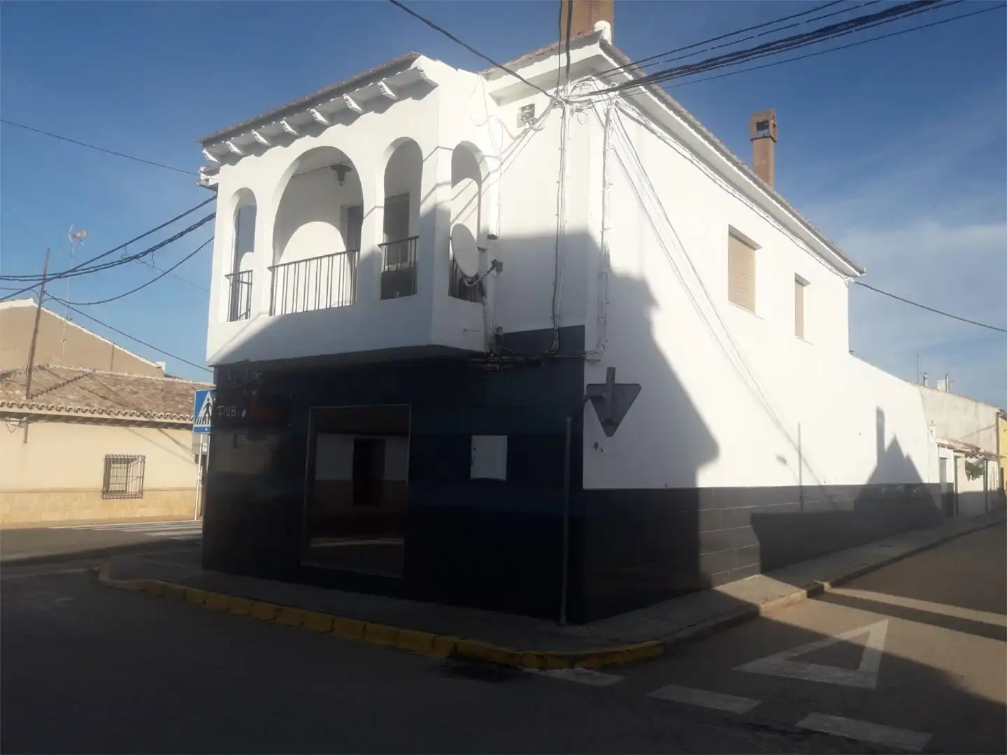 Casa adosada en venda a Carretera Badajoz Valencia, 19, Ossa de Montiel Vista exterior de Casa adosada en venda en Ossa de Montiel amb Aire condicionat, Calefacció i Terrassa