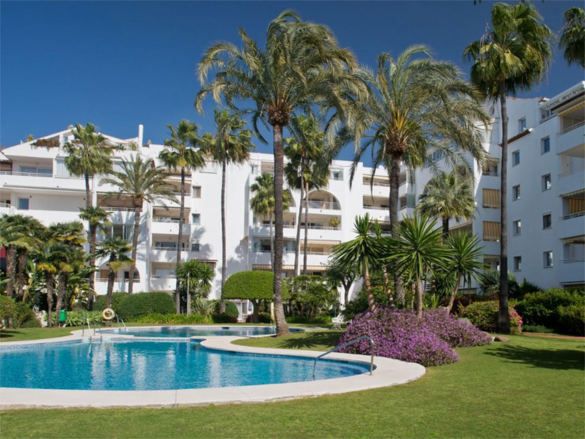 Garden of Apartment for sale in Estepona  with Air Conditioner, Terrace and Swimming Pool