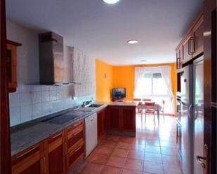 Single-family semi-detached to rent in Manzanera - Tosal