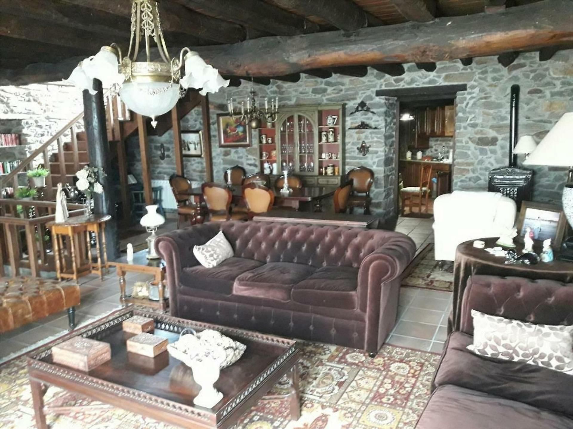 Sala d'estar de Pis en venda en Petín amb Calefacció, Jardí privat i Parquet