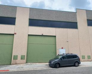 Vista exterior de Nau industrial en venda en Sabadell