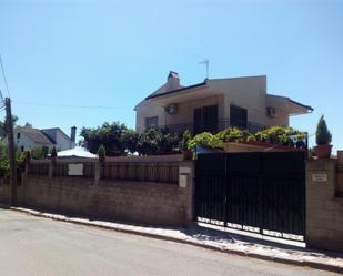 Vista exterior de Casa o xalet de lloguer en Esparreguera amb Aire condicionat i Balcó