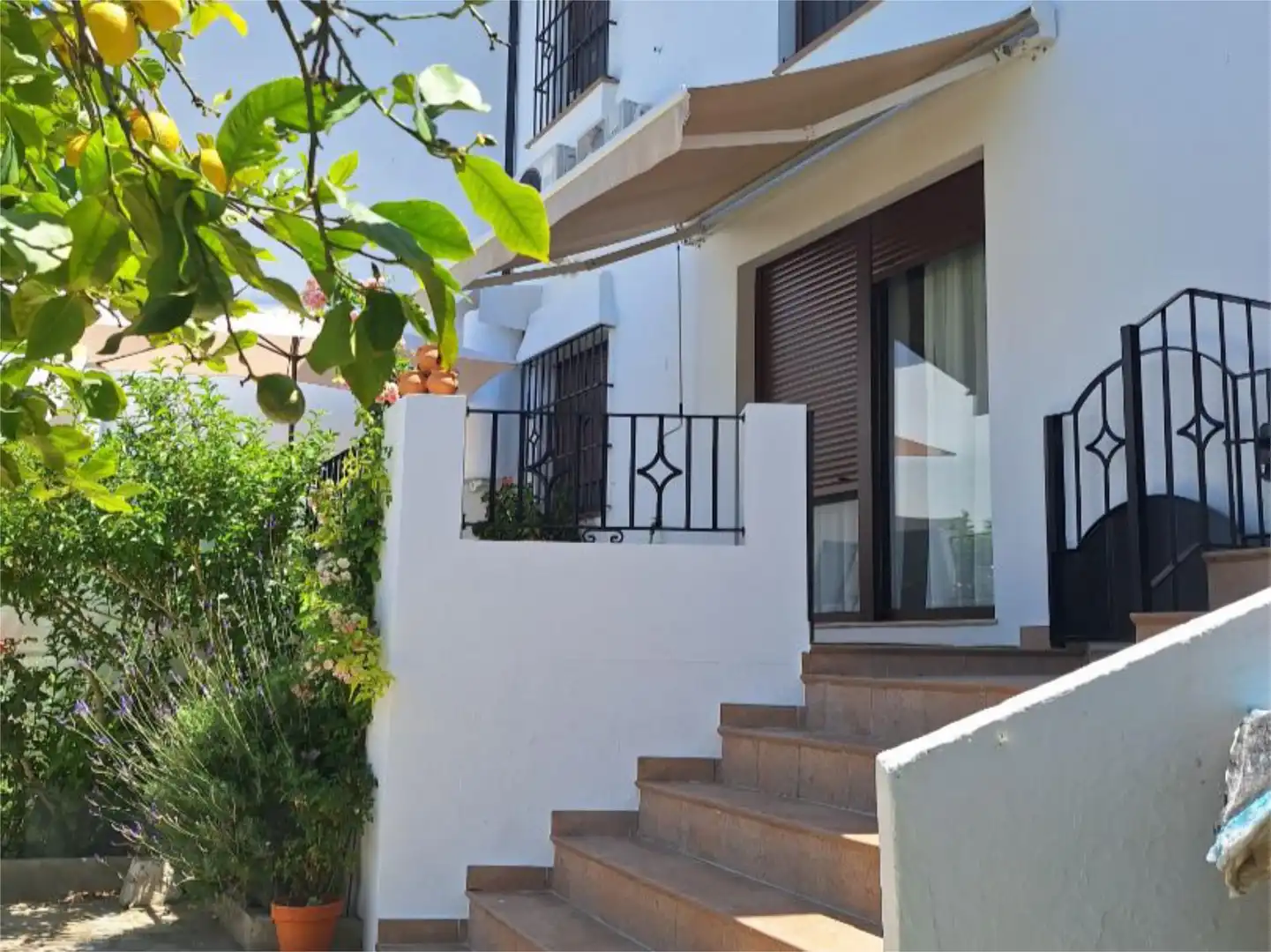 Casa o chalet en venta en Calle Olvera, 25, Zahara Vista exterior de Casa o chalet en venta en Zahara con Aire acondicionado, Calefacción y Terraza