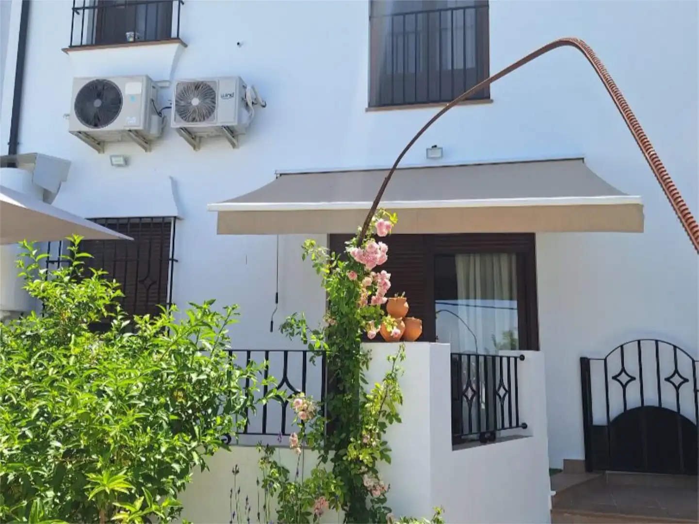 Casa o chalet en venta en Calle Olvera, 25, Zahara Vista exterior de Casa o chalet en venta en Zahara con Aire acondicionado, Calefacción y Terraza