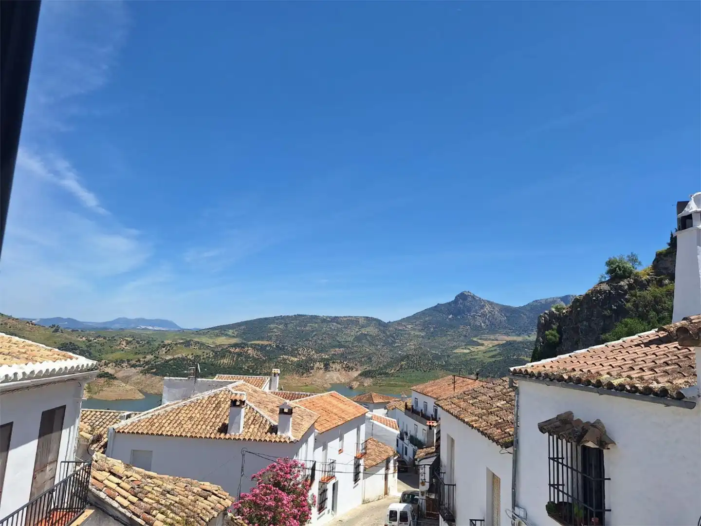 Casa o chalet en venta en Calle Olvera, 25, Zahara Vista exterior de Casa o chalet en venta en Zahara con Aire acondicionado, Calefacción y Terraza