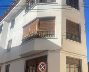 Vista exterior de Pis en venda en Casas-Ibáñez amb Terrassa i Balcó