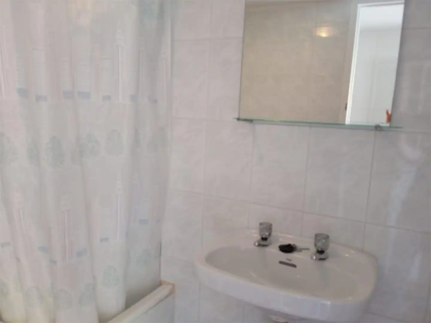 Piso en venta en Plaza del Cabezuelo, 3, Bogarra Baño de Piso en venta en Bogarra con Amueblado y Parking comunitario