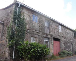 Vista exterior de Casa o xalet en venda en Lousame amb Jardí privat