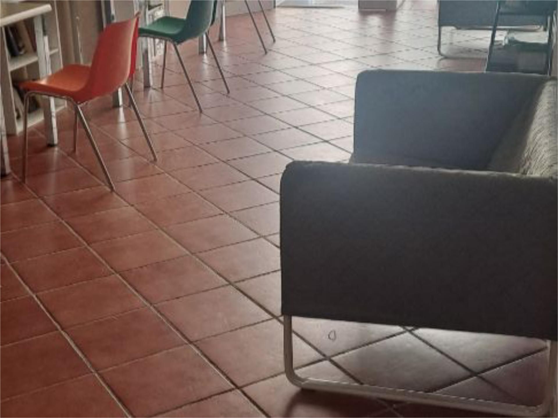 Local de alquiler en Tomares con Aire acondicionado, Calefacción y Amueblado