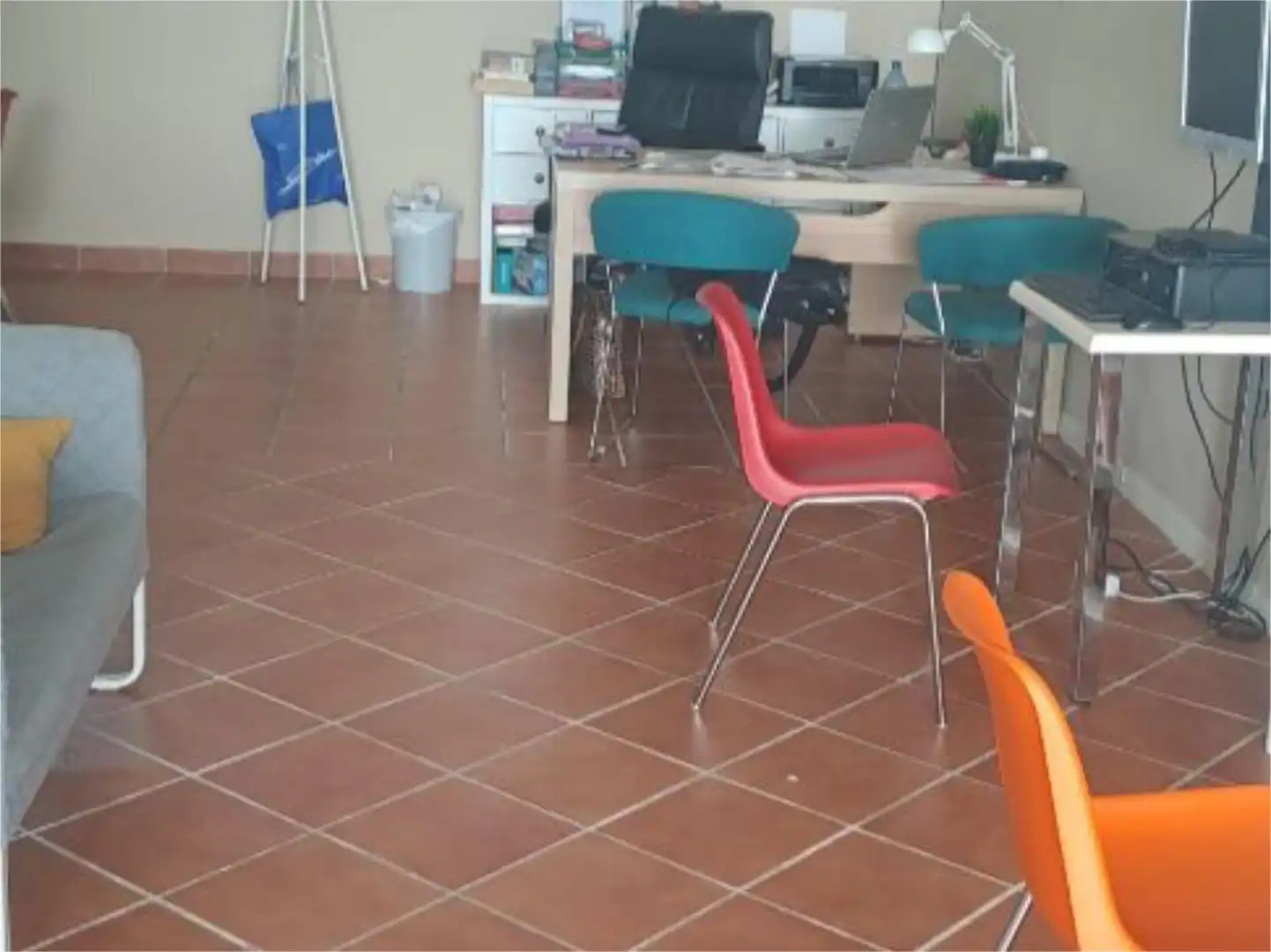Local de alquiler en Tomares con Aire acondicionado, Calefacción y Amueblado