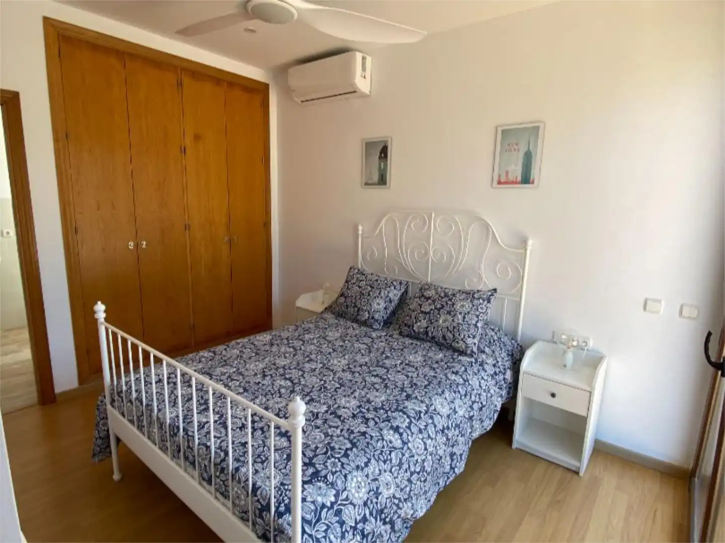 Houses for rent in Calle la Caballa, 28, La Barrosa Bedroom of Houses for rent in Chiclana de la Frontera with Air Conditioner, Heating and Private garden