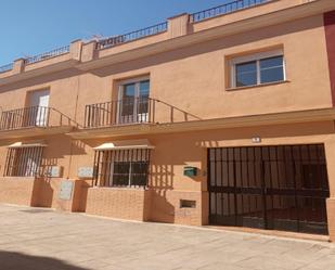 Vista exterior de Casa adosada en venda en Marchena