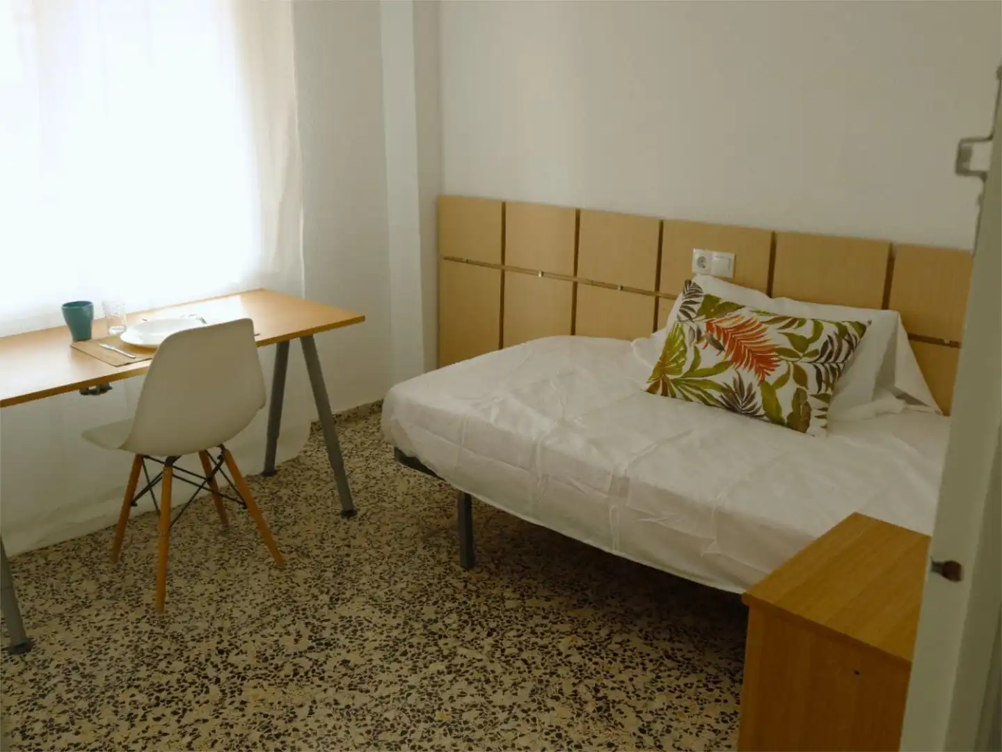 Room in Carrer Polo de Bernabé, 32, Piscinas Room in Carrer Polo de Bernabé, 32, Piscinas
