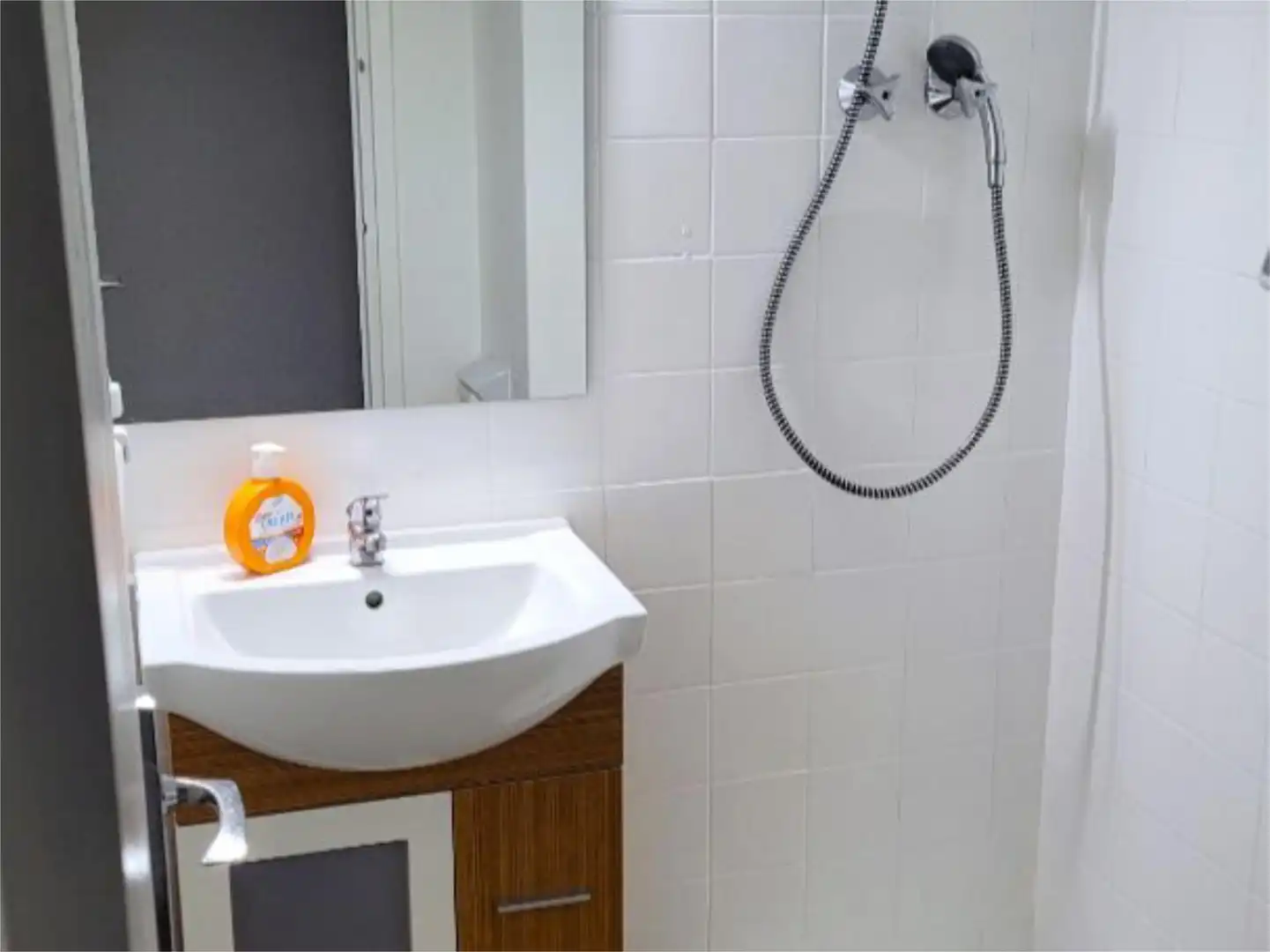 Room in Carrer Polo de Bernabé, 32, Piscinas Room in Carrer Polo de Bernabé, 32, Piscinas