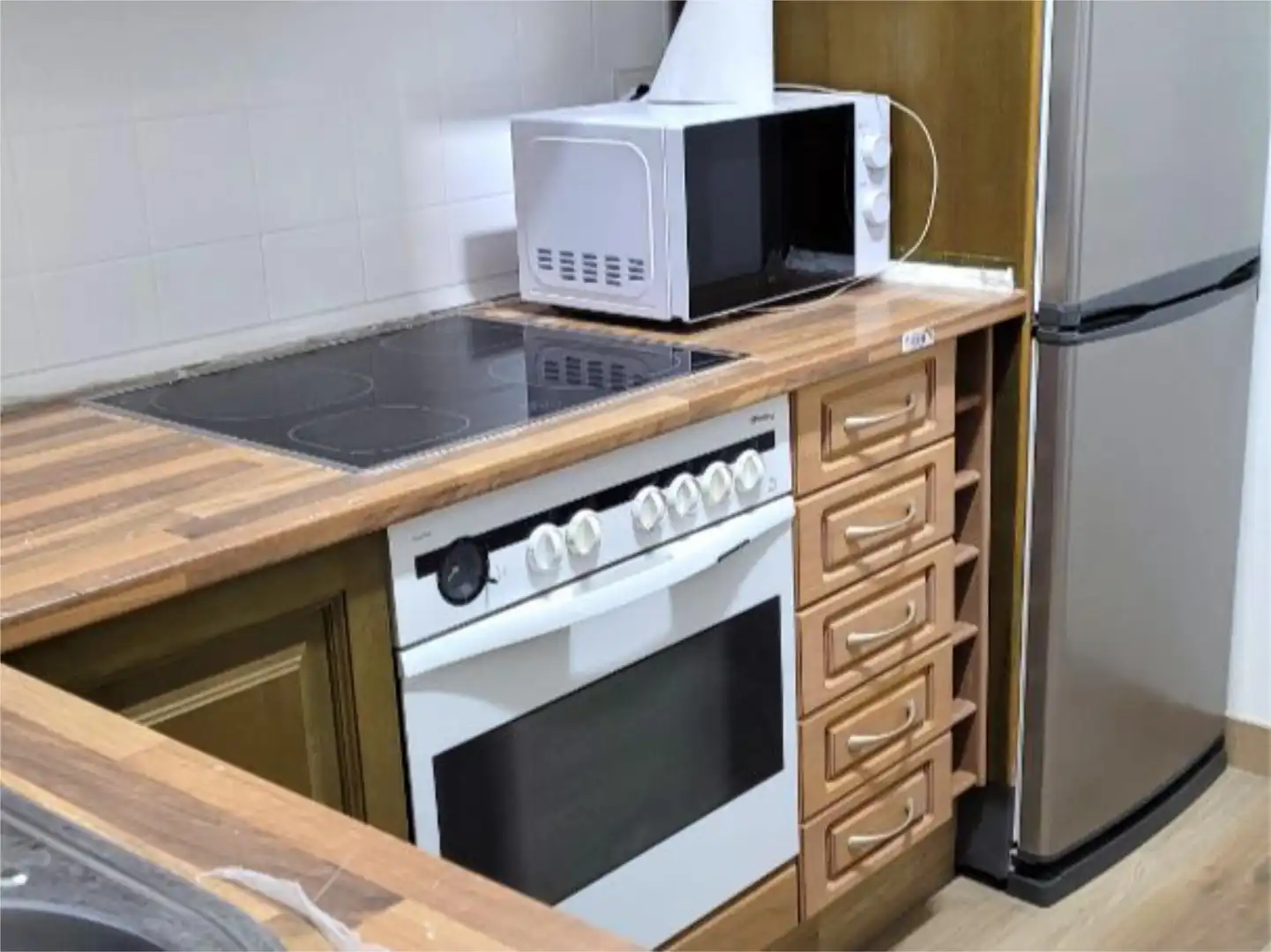 Room in Carrer Polo de Bernabé, 32, Piscinas Room in Carrer Polo de Bernabé, 32, Piscinas