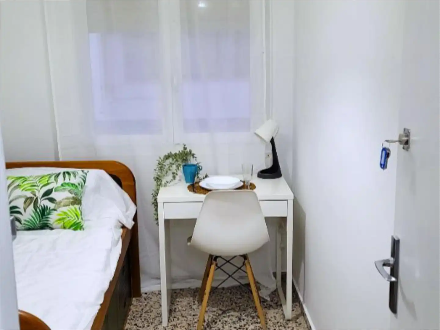 Room in Carrer Polo de Bernabé, 32, Piscinas Room in Carrer Polo de Bernabé, 32, Piscinas