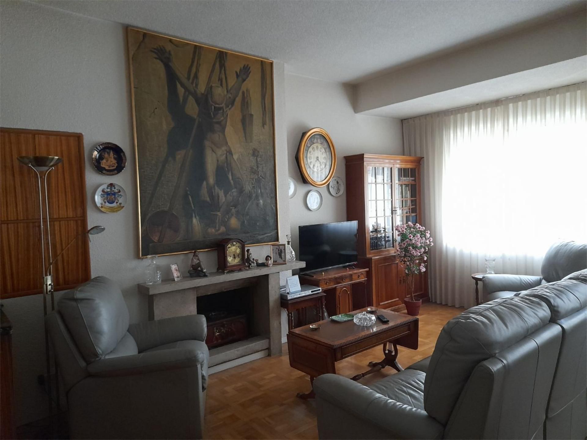 Living room of Flat for sale in  Madrid Capital  with Heating, Private garden and Parquet flooring