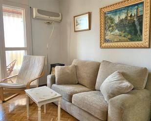 Sala d'estar de Pis de lloguer en  Zaragoza Capital amb Aire condicionat i Terrassa