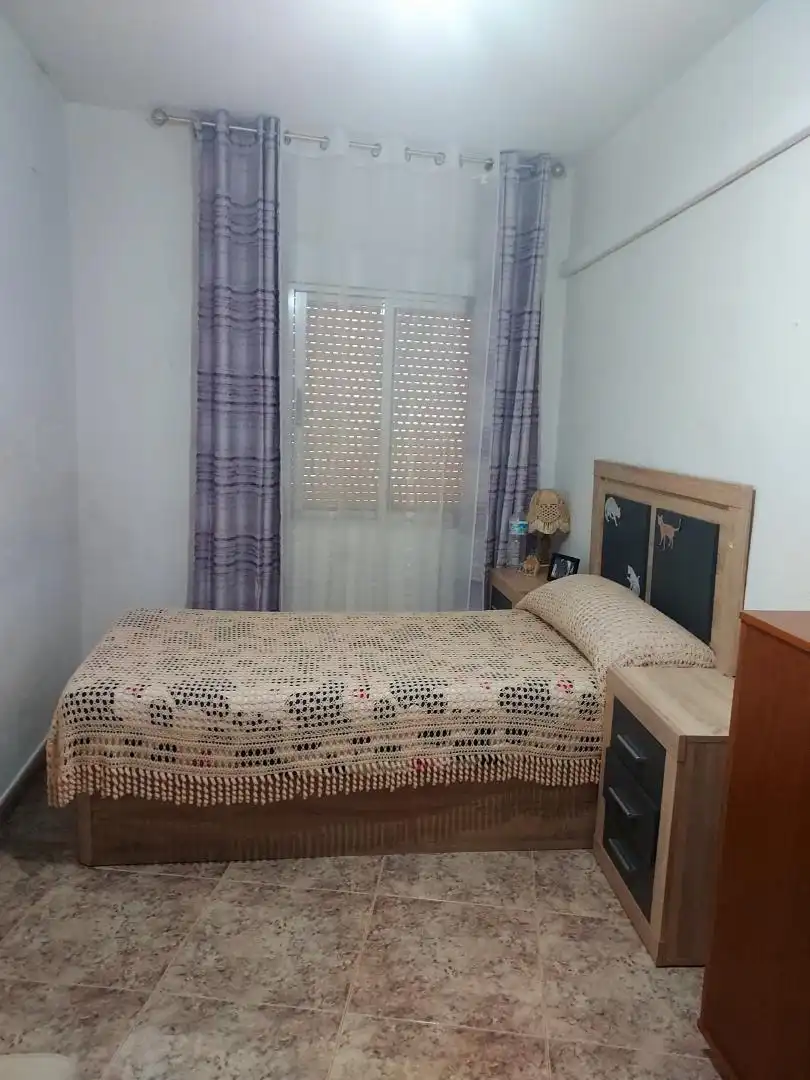 Dormitori de Casa adosada en venda en Aldeanueva de San Bartolomé amb Aire condicionat i Microones