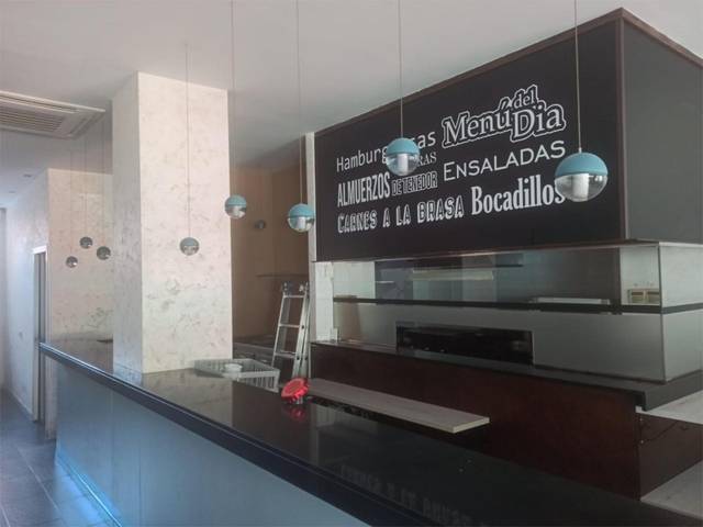 Local comercial en Alquiler en Carrer del Canigó, 69 en Els Pavos