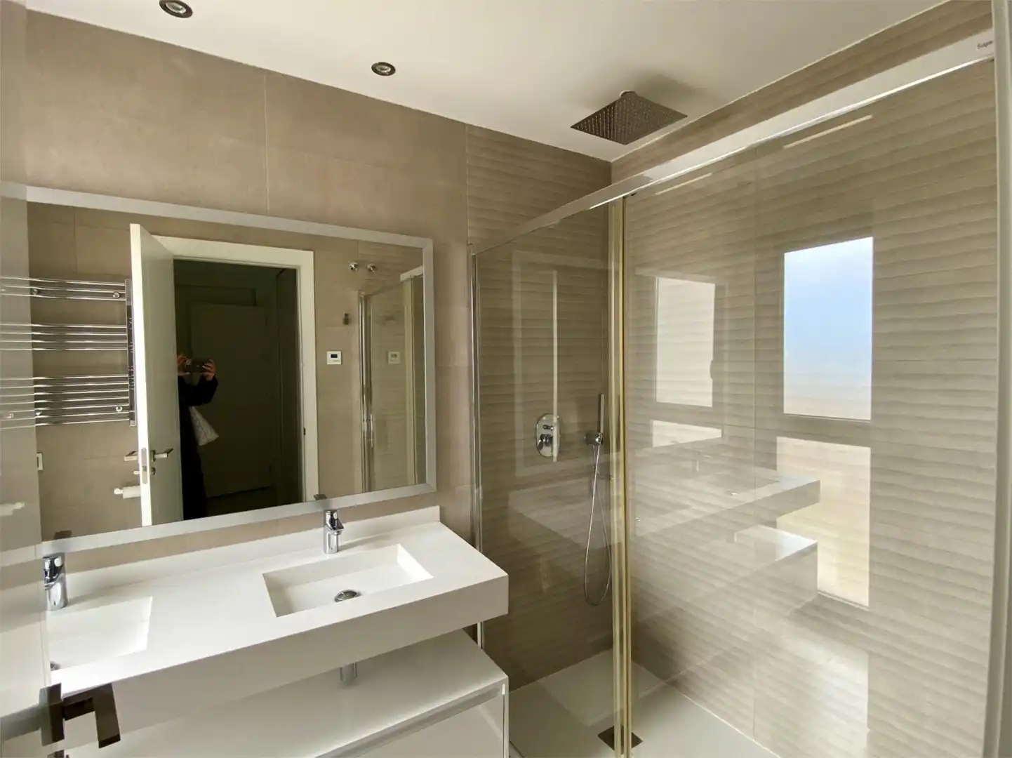 Bathroom of Flat for rent in Benidorm  with Air Conditioner, Heating and Terrace