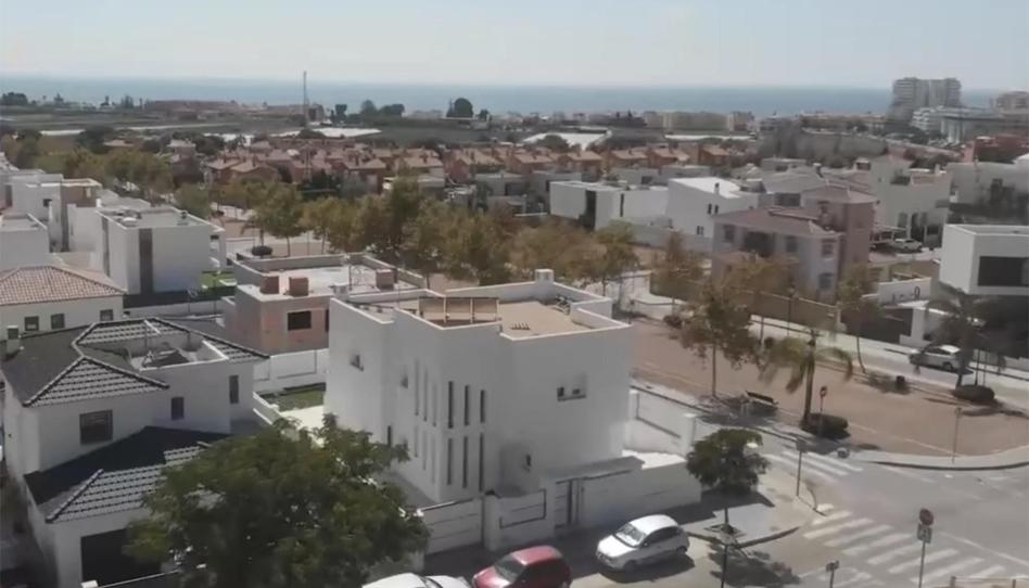 Foto 1 de Casa o xalet en venda a Calle Sierra de Grazalema, 15, El Tomillar, Málaga