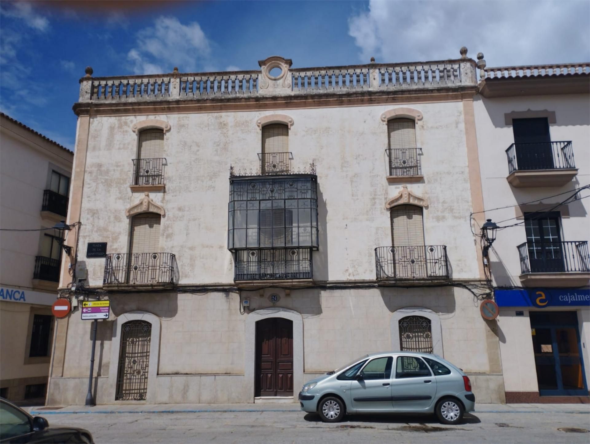 Vista exterior de Casa adosada en venda en Arroyo de la Luz amb Terrassa i Balcó