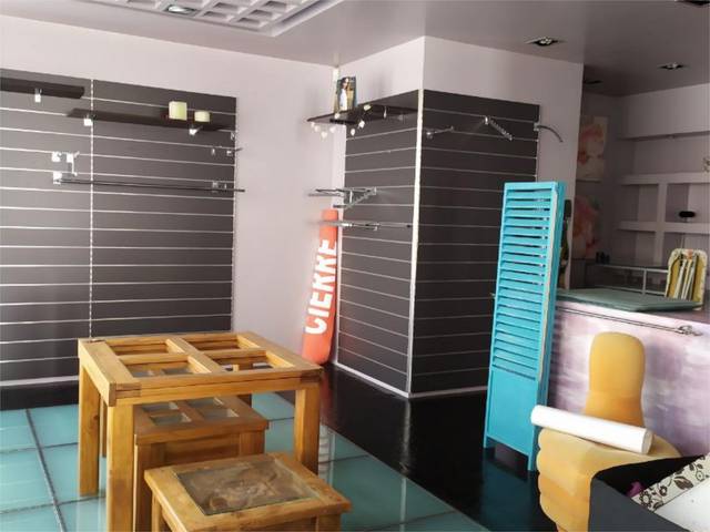 Local comercial en Alquiler en Avenida Oviedo, 9 en Solares - Valdecilla