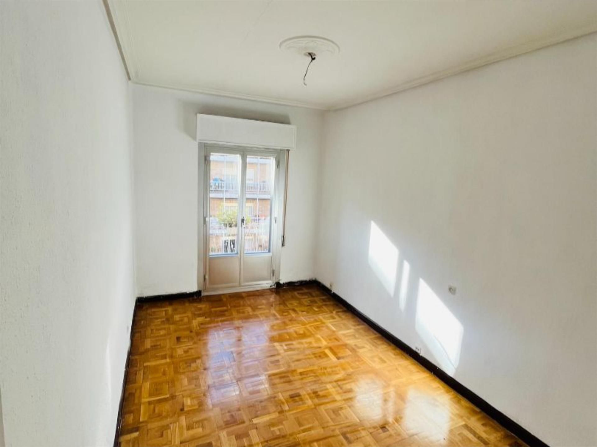 Schlafzimmer von Wohnung zum Verkauf in  Logroño mit Balkon