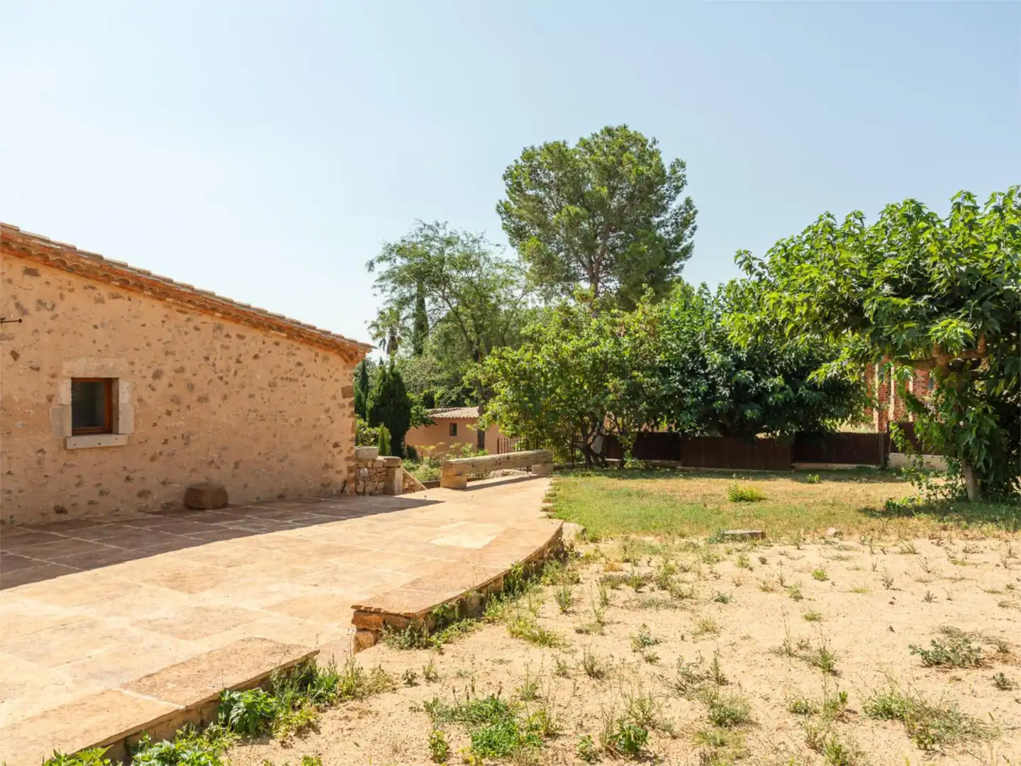 Finca rústica en venta en Plaça St Iscle, 1, Serra de Daró Jardín de Finca rústica en venta en Serra de Daró con Jardín privado