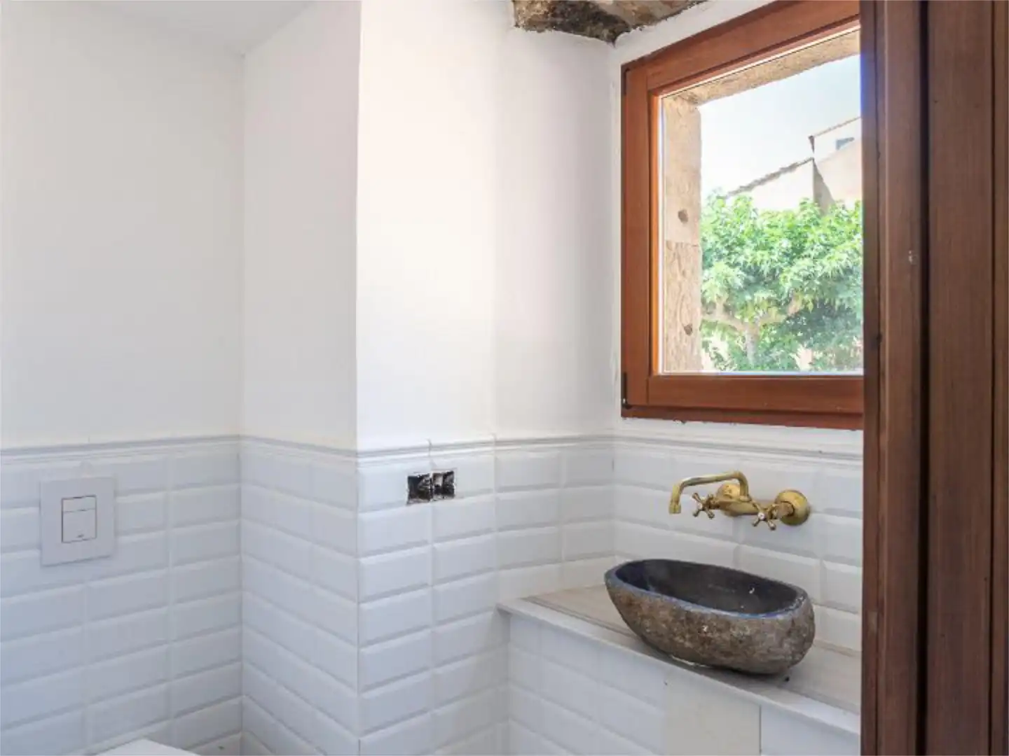 Finca rústica en venta en Plaça St Iscle, 1, Serra de Daró Baño de Finca rústica en venta en Serra de Daró con Jardín privado