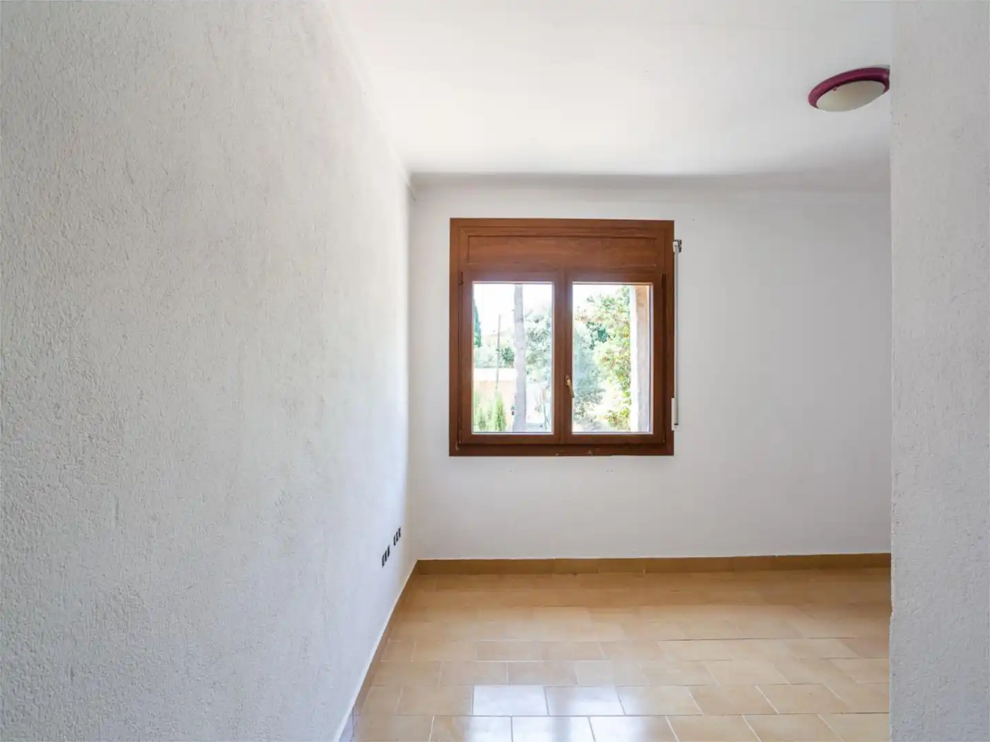 Finca rústica en venta en Plaça St Iscle, 1, Serra de Daró Habitación de Finca rústica en venta en Serra de Daró con Jardín privado
