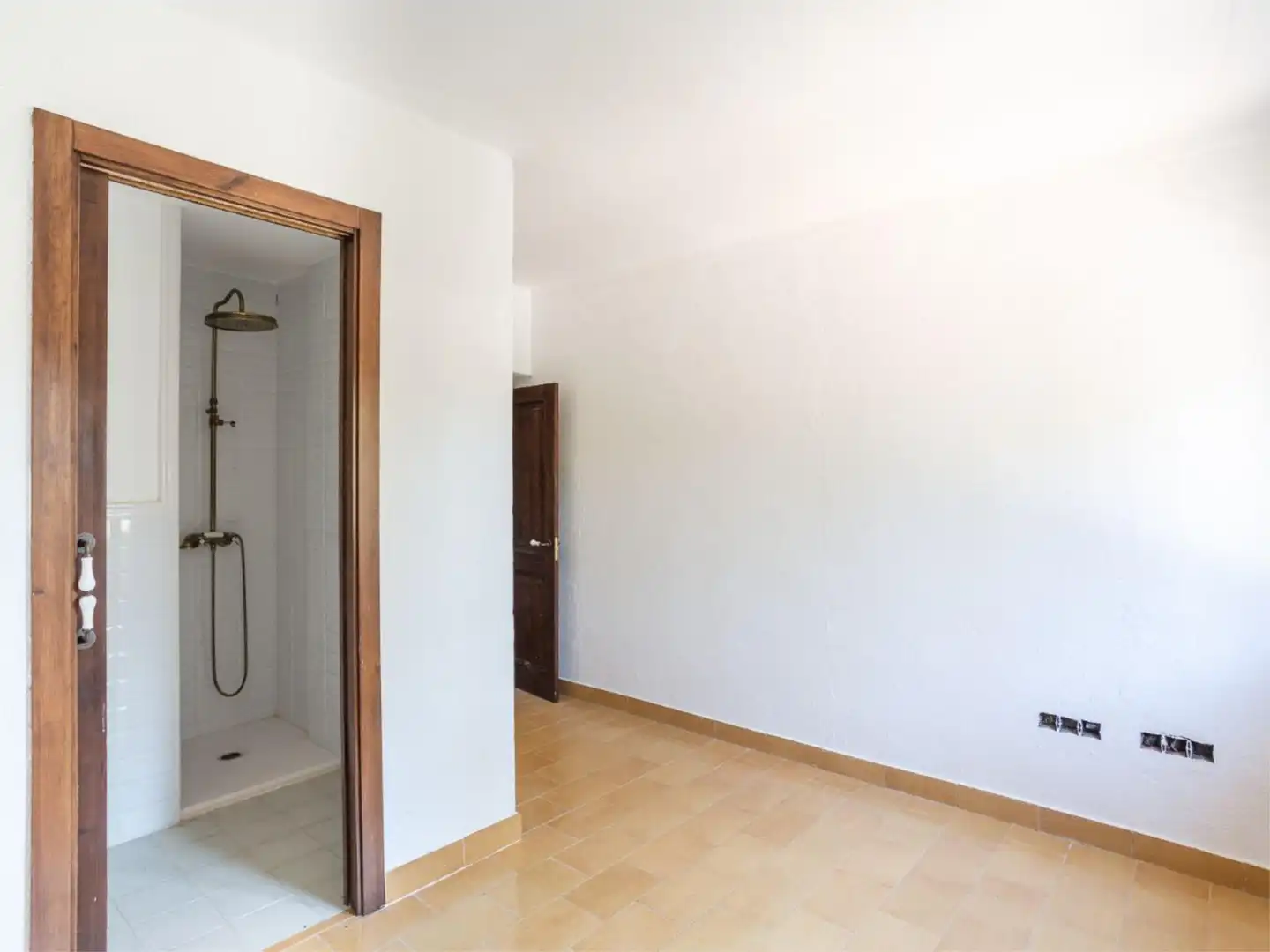 Finca rústica en venta en Plaça St Iscle, 1, Serra de Daró Habitación de Finca rústica en venta en Serra de Daró con Jardín privado